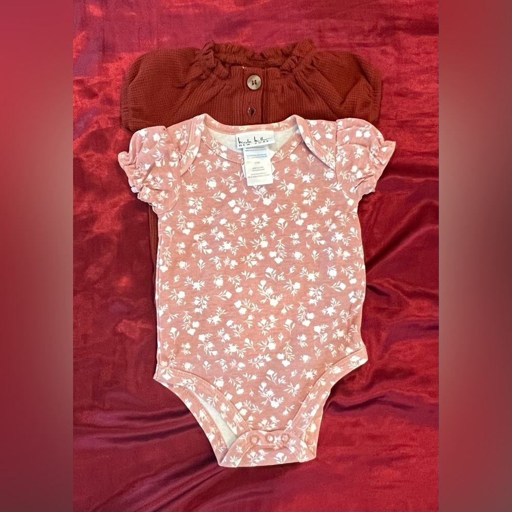 2 piece Nicole Miller Size 3-6 months Short sleeve Bodysuit